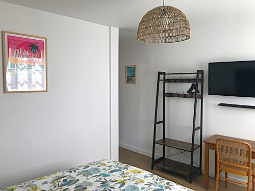 Chambre Caraïbes à l'Auberge Ti'gousket, lumineuse avec lit king size, au calme