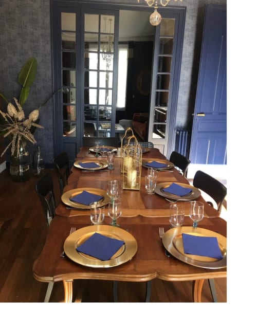 Élégante salle à manger aux Sables d'Olonne gite / Villa ADELOUANE pour 11 personnes