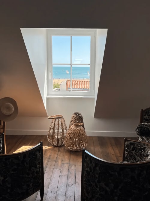 Chambre mansardée lumineuse , chambre parentale aux Sables d'Olonne gite / Villa ADELOUANE pour 11 personnes