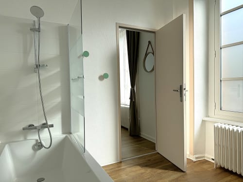 Chambre Bohème à l'Auberge Ti'gousket, à Guingamp, salle de bain spacieuse et lumineuse
