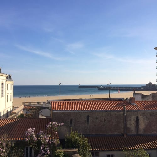 Sables d'Olonne gite / Villa / B&B ADELOUANE pour 11 personnes. acces directe sur la plage la mer