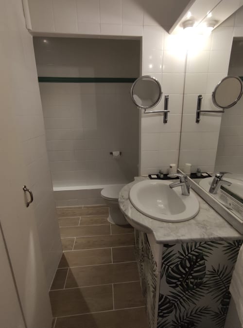 Salle de bain chambre familiale Lot