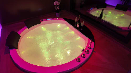 Chambre avec jacuzzi dans notre Love Room Vendée