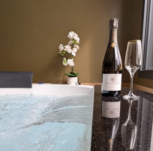 Week end en amoureux vendée dans cette chambre avec jacuzzi