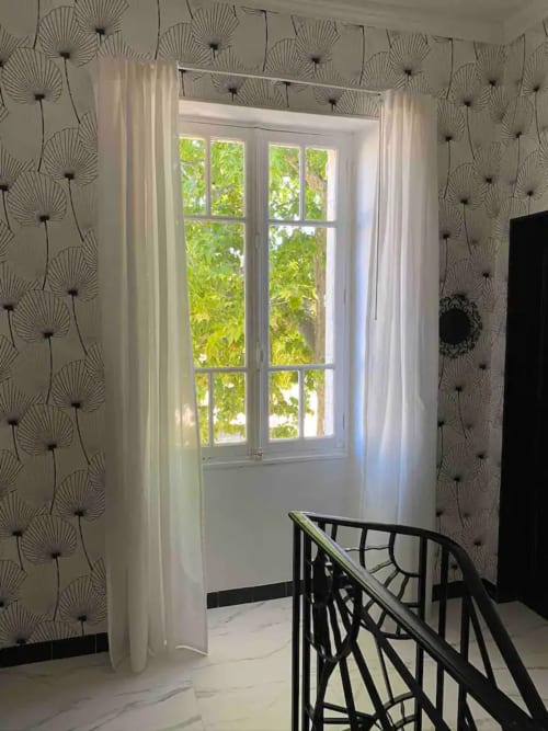 Maison de maître Les toiles à Elise Avignon Provence Location Chambre Soleil Climatisation Spacieux Piscine Jardin Calme Cigales Platane Fraîcheur Tableaux Semaine Week-end Détente 