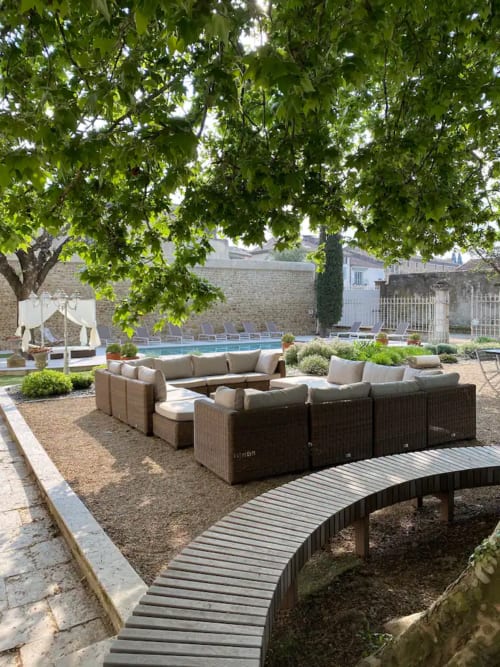 Maison de maître Les toiles à Elise Avignon Provence Location Chambre Soleil Climatisation Spacieux Piscine Jardin Calme Cigales Platane Fraîcheur Tableaux Semaine Week-end Détente 