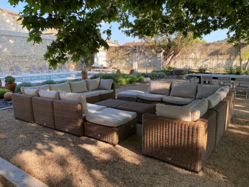 Maison de maître Les toiles à Elise Avignon Provence Location Chambre Soleil Climatisation Spacieux Piscine Jardin Calme Cigales Platane Fraîcheur Tableaux Semaine Week-end Détente 