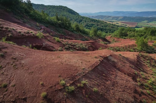balade à vélo dans le Rougier, avec guide local, sud Aveyron, location vélo VTT, location VTTAE location Gravel