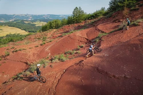 balade à vélo dans le Rougier, avec guide local, sud Aveyron, location vélo VTT, location VTTAE location Gravel
