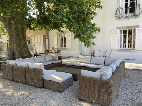 Maison de maître Les toiles à Elise Avignon Provence Location Chambre Soleil Climatisation Spacieux Piscine Jardin Calme Cigales Platane Fraîcheur Tableaux Semaine Week-end Détente 