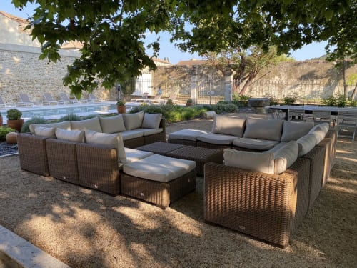 Maison de maître Les toiles à Elise Avignon Provence Location Chambre Soleil Climatisation Spacieux Piscine Jardin Calme Cigales Platane Fraîcheur Tableaux Semaine Week-end Détente 