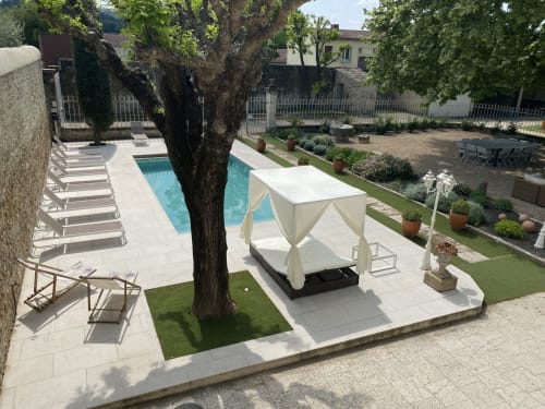 Maison de maître Les toiles à Elise Avignon Provence Location Chambre Soleil Climatisation Spacieux Piscine Jardin Calme Cigales Platane Fraîcheur Tableaux Semaine Week-end Détente 