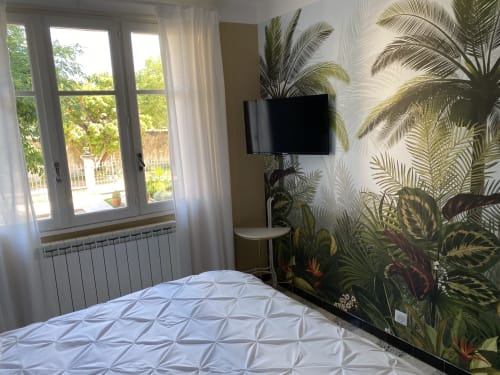 Maison de maître Les toiles à Elise Avignon Provence Location Chambre Soleil Climatisation Spacieux Piscine Jardin Calme Cigales Platane Fraîcheur Tableaux Semaine Week-end Détente 