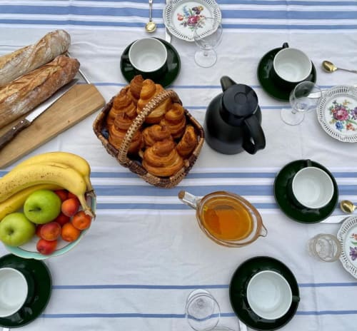 Petit-déjeuner compris avec chaque chambre au Château de Vaux Morvan, détente et confort