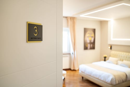 Ingresso della Suite 3 Butterfly Suite a Villa Del Sole Inn, Campobasso, con vista della camera da letto