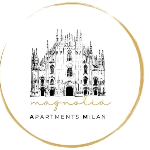 Логотип Magnolia Apartments Milan с изображением Миланского собора в золотой круглой рамке
