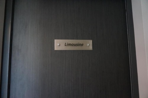 Plaque de porte de la chambre Limousine à l'Hôtel Saint Roch, Saint Barthélemy, France