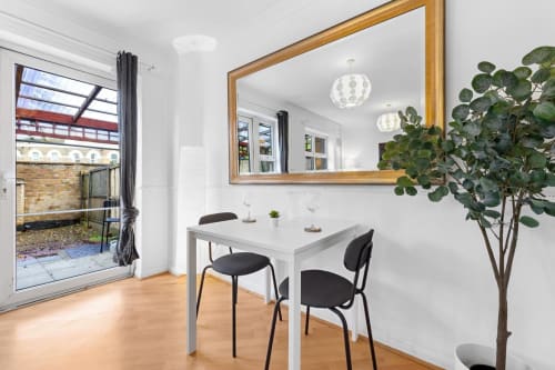 Communal Lounge, TV Room, TV, Multimedia, Livingroom, Seating area, Sofa Bed, sound Bar, Free Streaming Service, Sport Channels, Wifi, Internet, Heating, Coffe table, Armchair, Blankets, Mirror, Home Gym, Magic AI Mirror, Work out