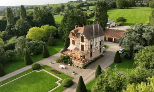 Vue aérienne au sud est du Domaine des Thomins Maison d'hôte Cisai Saint-Aubin Hôtel Gacé