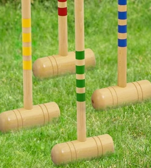 Jeu de criquet disponible au Domaine des Thomins Maison d'hôte Cisai Saint-Aubin Hôtel Gacé