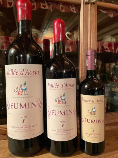 agriturismo Valle d’Aosta, farm stay Italy, appartamenti con cucina, furnished kitchen apartments, bagno privato, private bathroom, vista montagne, mountain views, relax natura, nature retreat, cibo locale, local food, vino valdostano, wine tasting, tradizione alpina, alpine tradition, soggiorno romantico, romantic stay, vacanze in montagna, mountain holidays, trekking alpino, alpine hiking, castelli medievali, medieval castles, sci vicino Aosta, ski resorts, passeggiate panoramiche, panoramic walks, natura incontaminata, unspoiled nature, ospitalità genuina, genuine hospitality, appartamenti rustici, rustic apartments, comfort moderno, modern comfort, atmosfera accogliente, cozy atmosphere, vacanze rilassanti, relaxing holidays, famiglie benvenute, family friendly, fuga romantica, couple getaway, esperienze locali, local experiences, escursioni giornaliere, day trips, Monte Emilius, Becca di Nona, panoramic peaks, giardino alpino, alpine garden, neve invernale, winter snow, sport alpini, alpine sports, slow holidays, vacanze rigeneranti, cieli stellati, starry skies, autenticità valdostana, Valdostan authenticity, wellness montano, mountain wellness, mercati locali, local markets, eventi tradizionali, local festivals, borghi alpini, alpine villages, passeggiate nel bosco, forest walks, flora e fauna, local wildlife, terrazza vista montagne, mountain terrace, week end romantico, romantic weekend, migliore prezzo, best price, prenota ora, book now, soggiorno autentico, authentic stay, camere spaziose, spacious rooms, legno naturale, natural wood, aria pura, fresh air, vicino ad Aosta, near Aosta, escursioni in valle, valley tours, soggiorno indimenticabile, unforgettable stay, cibo biologico, organic food, mele e succhi, apples and juice, terrazza soleggiata, sunny terrace, pace e silenzio, peace and quiet, esperienze uniche, unique experiences, montagna autentica, authentic mountains, neve e sci, snow and ski, viaggio relax, relaxing travel, vacanze in famiglia, family holidays, tradizione e natura, tradition and nature, cucina locale, local cuisine, hiking trails, sentieri escursioni, aria fresca di montagna, fresh mountain air, vacanza rigenerante, regenerating holiday, paesaggi mozzafiato, breathtaking landscapes, atmosfera romantica, romantic vibes, soggiorno confortevole, comfortable stay, ospitalità familiare, family hospitality, vacanza autentica, authentic holiday.