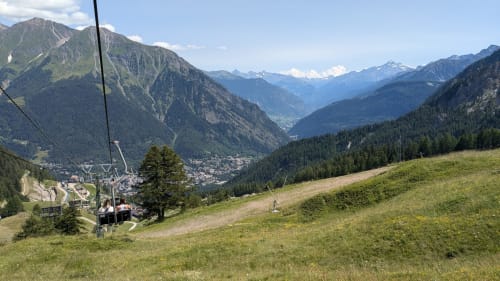 agriturismo Valle d’Aosta, farm stay Italy, appartamenti con cucina, furnished kitchen apartments, bagno privato, private bathroom, vista montagne, mountain views, relax natura, nature retreat, cibo locale, local food, vino valdostano, wine tasting, tradizione alpina, alpine tradition, soggiorno romantico, romantic stay, vacanze in montagna, mountain holidays, trekking alpino, alpine hiking, castelli medievali, medieval castles, sci vicino Aosta, ski resorts, passeggiate panoramiche, panoramic walks, natura incontaminata, unspoiled nature, ospitalità genuina, genuine hospitality, appartamenti rustici, rustic apartments, comfort moderno, modern comfort, atmosfera accogliente, cozy atmosphere, vacanze rilassanti, relaxing holidays, famiglie benvenute, family friendly, fuga romantica, couple getaway, esperienze locali, local experiences, escursioni giornaliere, day trips, Monte Emilius, Becca di Nona, panoramic peaks, giardino alpino, alpine garden, neve invernale, winter snow, sport alpini, alpine sports, slow holidays, vacanze rigeneranti, cieli stellati, starry skies, autenticità valdostana, Valdostan authenticity, wellness montano, mountain wellness, mercati locali, local markets, eventi tradizionali, local festivals, borghi alpini, alpine villages, passeggiate nel bosco, forest walks, flora e fauna, local wildlife, terrazza vista montagne, mountain terrace, week end romantico, romantic weekend, migliore prezzo, best price, prenota ora, book now, soggiorno autentico, authentic stay, camere spaziose, spacious rooms, legno naturale, natural wood, aria pura, fresh air, vicino ad Aosta, near Aosta, escursioni in valle, valley tours, soggiorno indimenticabile, unforgettable stay, cibo biologico, organic food, mele e succhi, apples and juice, terrazza soleggiata, sunny terrace, pace e silenzio, peace and quiet, esperienze uniche, unique experiences, montagna autentica, authentic mountains, neve e sci, snow and ski, viaggio relax, relaxing travel, vacanze in famiglia, family holidays, tradizione e natura, tradition and nature, cucina locale, local cuisine, hiking trails, sentieri escursioni, aria fresca di montagna, fresh mountain air, vacanza rigenerante, regenerating holiday, paesaggi mozzafiato, breathtaking landscapes, atmosfera romantica, romantic vibes, soggiorno confortevole, comfortable stay, ospitalità familiare, family hospitality, vacanza autentica, authentic holiday.