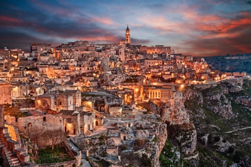 La Dimora Di Ipno B&B a Modica, Sicilia - affascinanti edifici in pietra sulla collina al tramonto