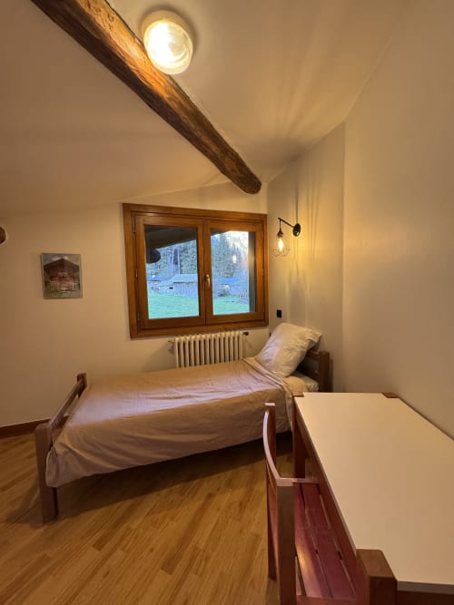 Functional single room at Ardesia Morzine, practical accommodation for solo travelers
