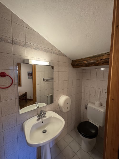 Functional single room at Ardesia Morzine, practical accommodation for solo travelers
