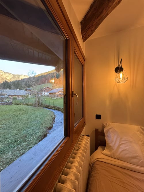 Functional single room at Ardesia Morzine, practical accommodation for solo travelers
