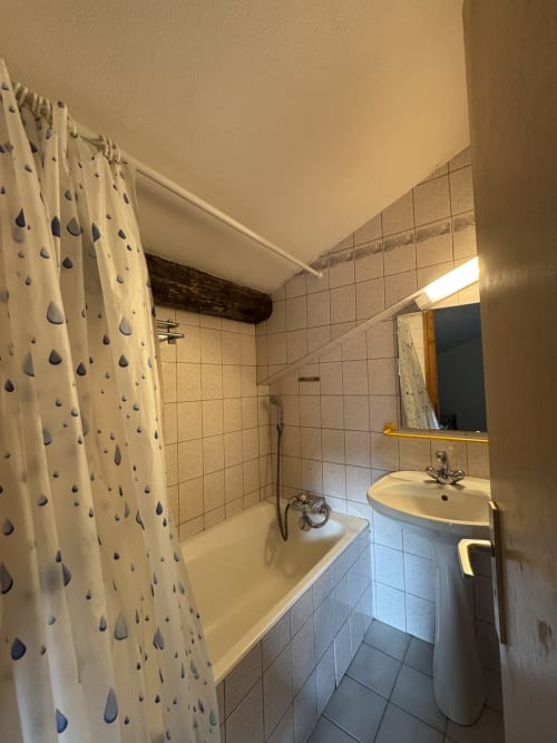 Chambre familiale spacieuse à Ardesia Morzine, idéal pour les séjours en groupe ou en famille