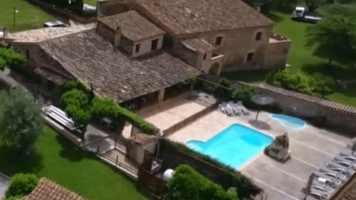 Landhaus, ländlicher Tourismus, Grillen, ländlich, Costa Brava, Girona, Katalonien, Garten, Schwimmbad, Fußball, Basketball, Bauernhof, Tiere, Familien, Freunde, Spielzimmer, ping pong, Schaukeln, Dalí, Wandern, Radfahren, Masia, casa rural, Barbacoa, rural, Costa Brava, Empordà, Catalunya, jardí, piscina, futbol, Girona, bàsquet, granja, animals, famílies, amics, sala de jocs, ping pong, gronxadors, Dalí, senderisme, bicicletes, Masía, casa rural, barbacoa, turismo rural, Girona, costa brava, Ampurdán. cataluña, jardín, piscina, futbol, basquet, granja, animales, familias, amigos, biblioteca, sala de juegos, ping pong, columpios, Dalí, senderismo, bicicletes, Farmhouse, rural tourism, Barbecue, countryside, Costa Brava, Catalonia, garden, swimming pool, football, basketball, farm, ping pong table, animals, families, friends, games room, swings, Dalí, hiking, bike, Maison de campagne, tourisme rural. Barbecue, Girone, gîtes, rural, costa brava, catalogne, jardin, piscine, football, basket-ball, ferme, animaux, familles, amis, salle de jeux, ping pong, balançoires, Dalí, randonnées, vélos, 