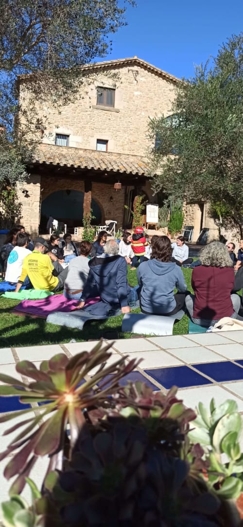 Mindfulness, yoga, meditación, duelo, bodas, encuentros familias, amigos, reunión empresa, cumpleaños adultos, cumpleaños niños, crecimiento personal, 
ioga, meditació, dol, casaments, trobades famílies, amics, reunió empresa, aniversari adults, aniversari nens, creixement personal,Mindfulness, yoga, meditation, grief, weddings, family gatherings, friends, company gatherings, adult birthdays, children's birthdays, personal growth,
Achtsamkeit, Meditation, Trauer, Hochzeiten, Familienfeiern, Freundeskreise, Firmenfeiern, Geburtstage von Erwachsenen, Kindergeburtstage, Rebirthing, persönliches Wachstum, 
Pleine conscience, méditation, deuil, mariages, réunions de famille, amis, réunions d'entreprise, anniversaires d'adultes, anniversaires d'enfants, croissance personnelle,
