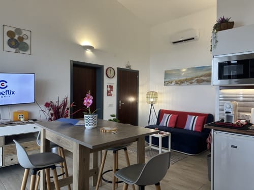 villa de 2 à 6 personnes, grande terrasse avec pergola, Lomba, Açores, Ile de Flores, vue sur mer