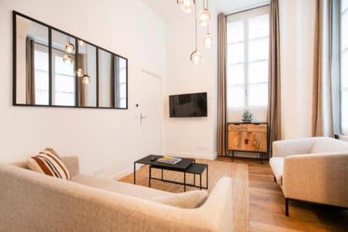 Appartement La Mezzanine au Laurencin, appart’hôtel à Sens centre-ville. Cuisine équipée, wifi, linge, arrivée autonome, salon confortable. Réservez en direct.