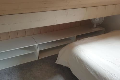 Spacieuse chambre Duplex les Myrtilles Les Carroz avec rangements intégrés et lumière naturelle