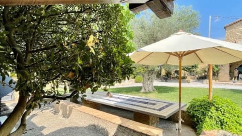 Landhaus, ländlicher Tourismus, Grillen, ländlich, Costa Brava, Girona, Katalonien, Garten, Schwimmbad, Fußball, Basketball, Bauernhof, Tiere, Familien, Freunde, Spielzimmer, ping pong, Schaukeln, Dalí, Wandern, Radfahren, Masia, casa rural, Barbacoa, rural, Costa Brava, Empordà, Catalunya, jardí, piscina, futbol, Girona, bàsquet, granja, animals, famílies, amics, sala de jocs, ping pong, gronxadors, Dalí, senderisme, bicicletes, Masía, casa rural, barbacoa, turismo rural, Girona, costa brava, Ampurdán. cataluña, jardín, piscina, futbol, basquet, granja, animales, familias, amigos, biblioteca, sala de juegos, ping pong, columpios, Dalí, senderismo, bicicletes, Farmhouse, rural tourism, Barbecue, countryside, Costa Brava, Catalonia, garden, swimming pool, football, basketball, farm, ping pong table, animals, families, friends, games room, swings, Dalí, hiking, bike, Maison de campagne, tourisme rural. Barbecue, Girone, gîtes, rural, costa brava, catalogne, jardin, piscine, football, basket-ball, ferme, animaux, familles, amis, salle de jeux, ping pong, balançoires, Dalí, randonnées, vélos, 