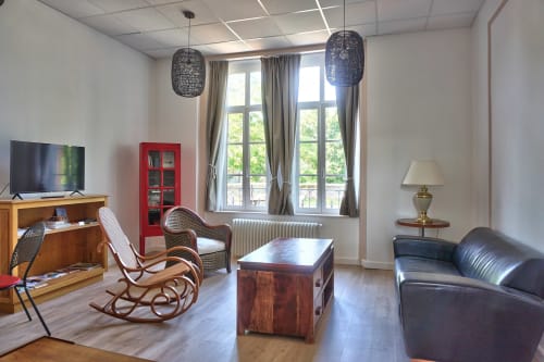 Salon chaleureux et convivial à l'Auberge Ti'gousket à Guingamp