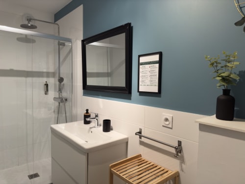 Salle de bain avec douche à l'italienne maison 1