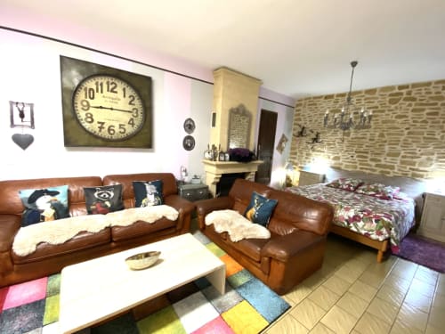 Chambre de luxe-chambre familiale-climatisation-lit queen size-canapé