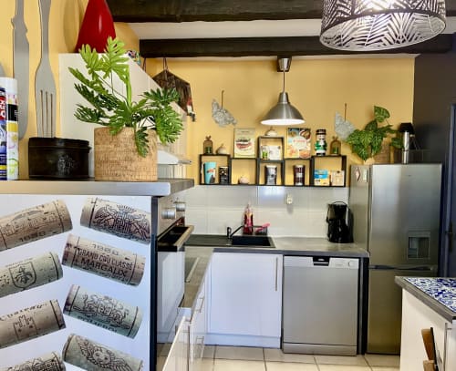 Cuisine équipée-lave vaisselle-petits déjeuners offerts