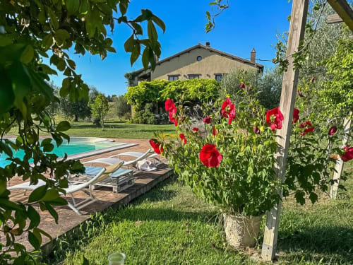 Casale con piscina