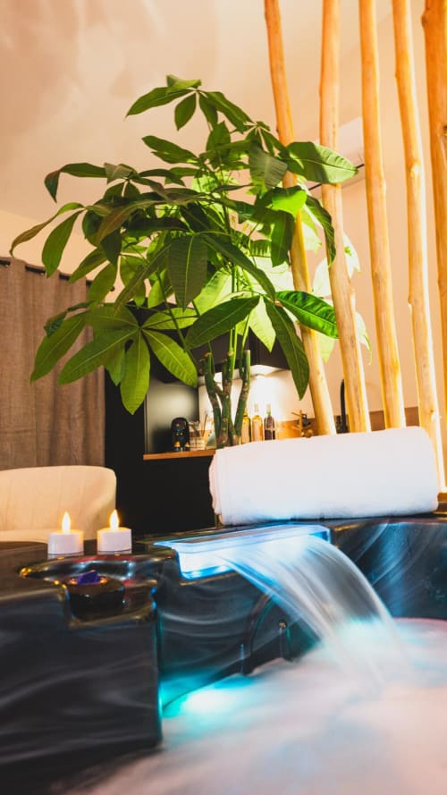 jacuzzi romantique l'Olive sacrée love room Provence Cabannes France