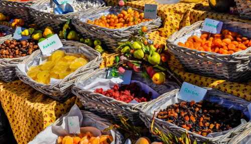 Provencal Markets: Isles sur la Sorgues, Gordes, Apt, Sault, Goult, Carpentras