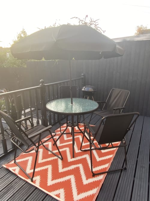 Garden with BBQ and Hot Tub