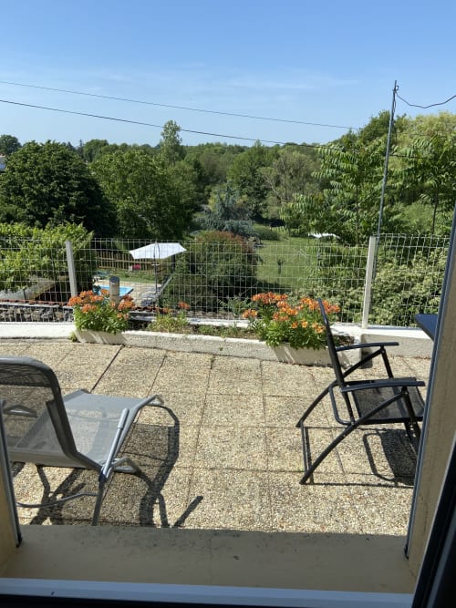 Détendez-vous sur la terrasse de la suite longère - le petit Moulin Pouzauges