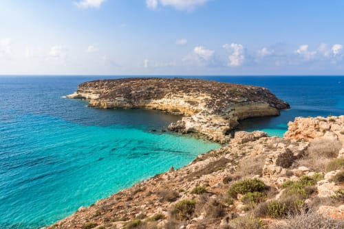 Le più belle spiagge di Lampedusa: isola dei conigli con mare cristallino.