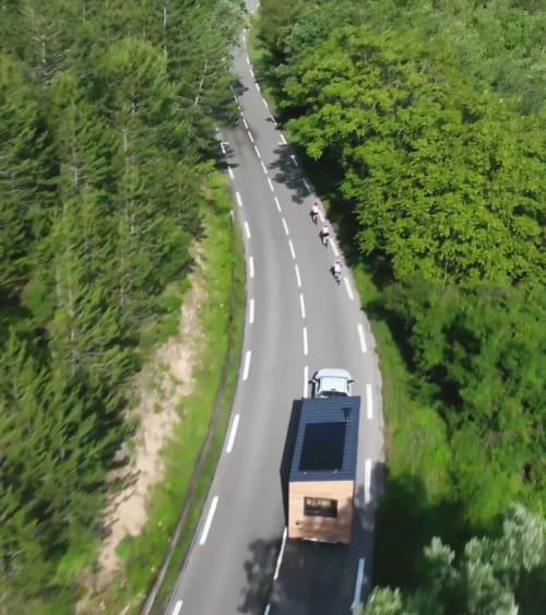 Logement insolite. Pépiite. Tiny House sur la route