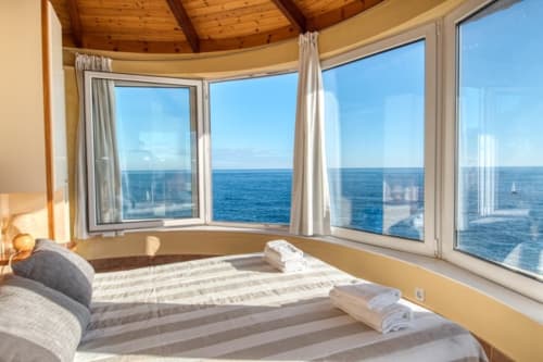 Chambre en bord de mer avec vue panoramique sur la mer à l'hôtel Finques Garcia Enrich à Palafrugell