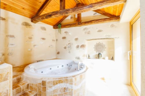 chambre d'hôtes de charme, château, brionnais, charolais, table d'hôtes, piscine, espace bien-être, calme, repos, détente, patrimoine historique, jardin zen, hôtel, tourisme, sud-brionnais, voitures anciennes, randonnées, La Clayette, Varennes-sous-Dun, 